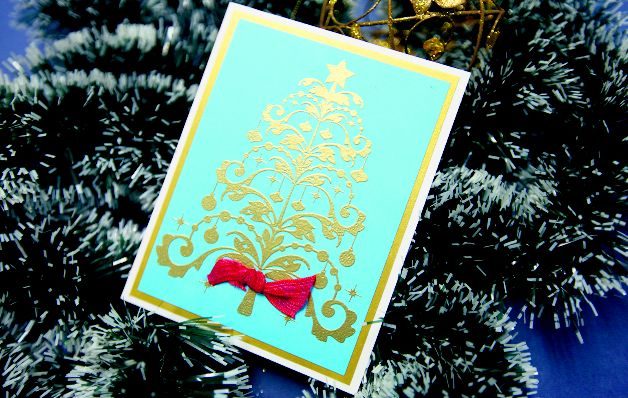 Son muy pocas las personas que dan y reciben tarjetas.  / Alcides Rodríguez