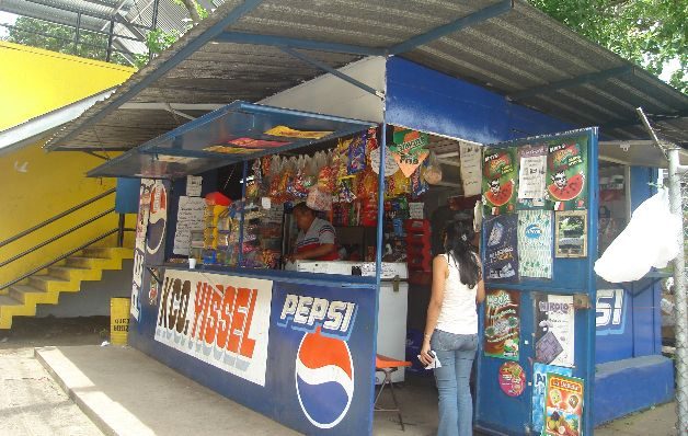 Regulación de quioscos escolares busca abarcar también áreas aledañas