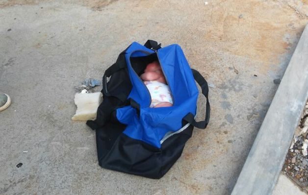 Bebé abandonado en una maleta fue entregado al Senniaf 