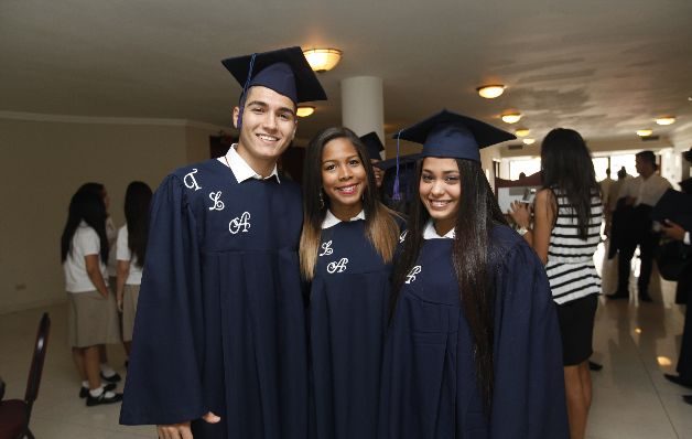 4. Juan Pablo Cuevas, Avelis Lombardo e Inés Lombardo.  