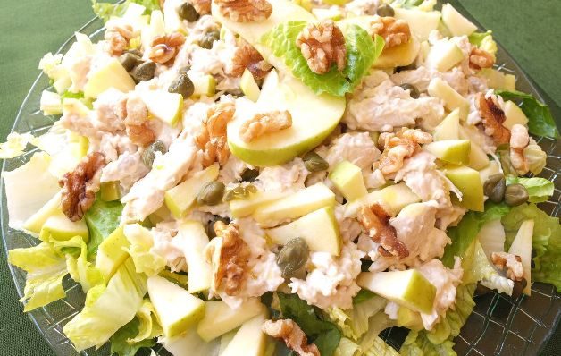 Ensalada de pollo, papa y manzana 