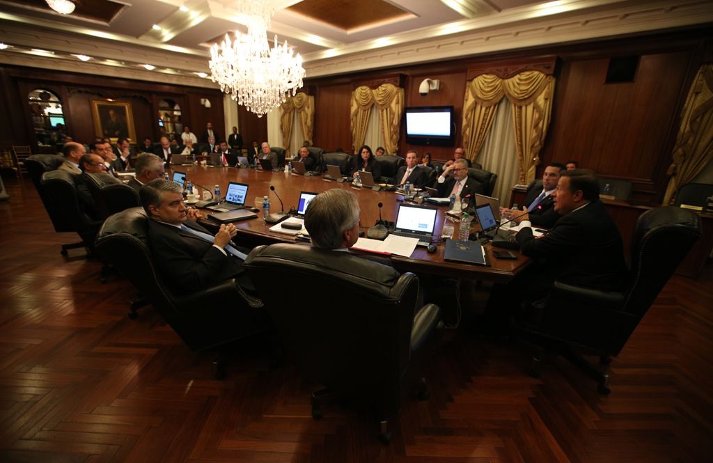 Actos de corrupción en el Gobierno afectan imagen del presidente 