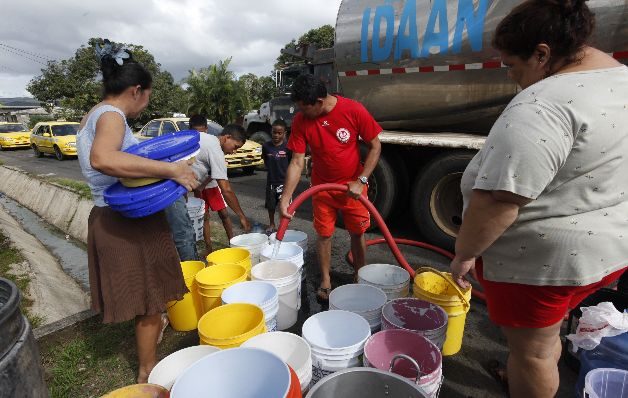 According to the World Bank, 25% of the Panamanian population has no health services 5% lack drinking water, and 11% suffer from malnutrition. / Files