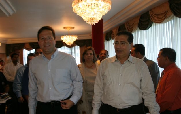 Ramón Fonseca Mora formó parte del equipo de la campaña política del actual mandatario Juan Carlos Varela y es una de las figuras en quien más confía el presidente. / Archivo