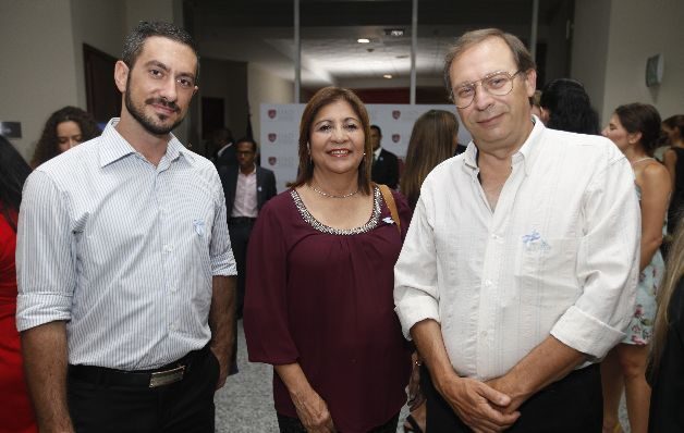 5. Fabio Lembo, Emilia Diez y Teo Burlot. 