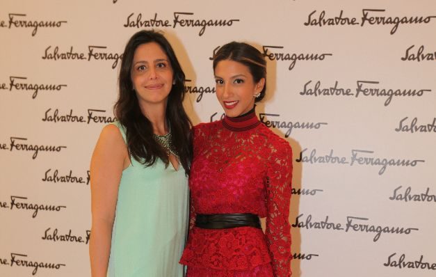 2. Vanessa Cavallera y Mara José de Cavallera. 
