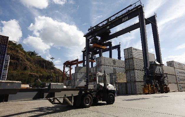 Países de la región se preparan para captar la carga de trasbordo que maneja Panamá.  / Archivo