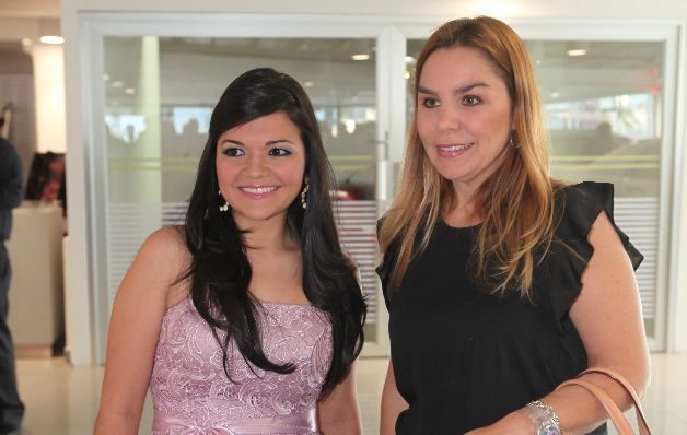 7. Leily Sáenz y Belén de Grajales. 