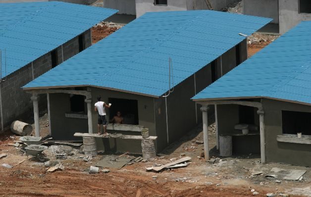 Miembros del sector inmobiliario  de Panamá señalan que viviendas subirían de precios, sobro todo aquellas que están por encima del intereses preferencial de $120 mil dólares.  / Archivo