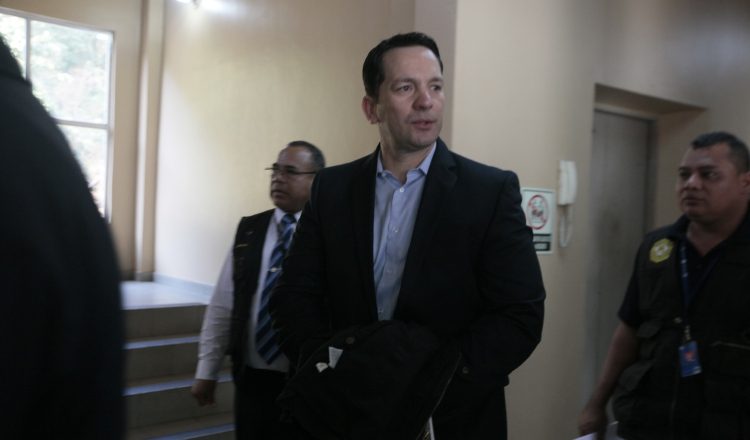 Miembros de Cambio Democrático solicitan al gobierno de Juan Carlos Varela que pare la persecución política. Archivo