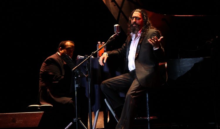 Diego El Cigala contagió a Panamá con su pasión y romanticismo. Compatriotas lo acompañaron./Foto Jenny Acosta