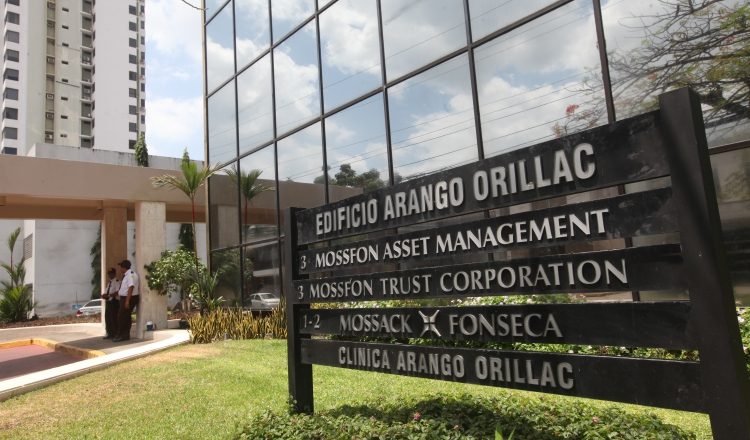 El primer allanamiento a la sede de Mossack Fonseca se dio diez días después del escándalo. /Foto Archivo