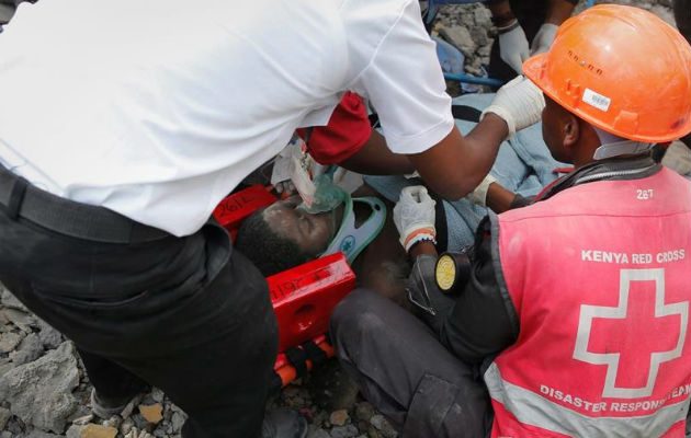 Mujer rescatada. Foto/ AP