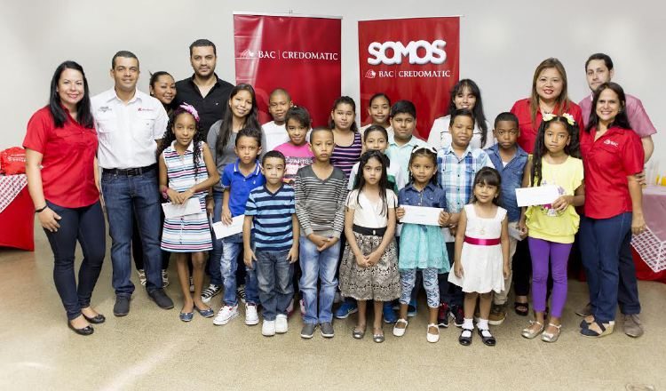 BAC otorga becas a hijos de colaboradores