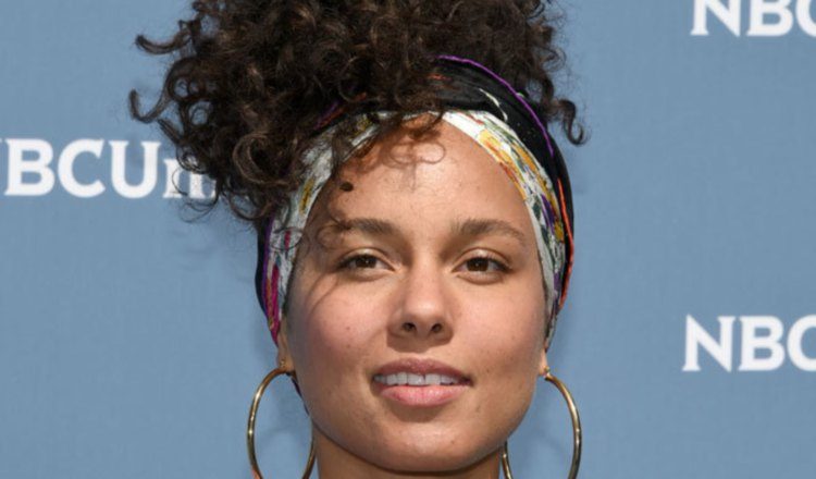La cantante Alicia Keys decide no maquillarse más