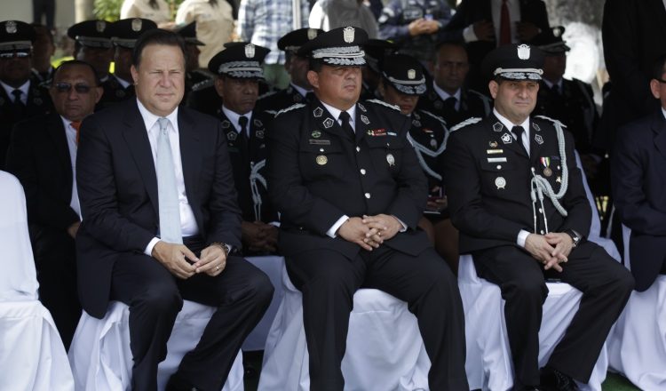 Altos mandos de la militarización han acompañado al presidente Juan Carlos Varela en actos oficiales. /Foto Archivo