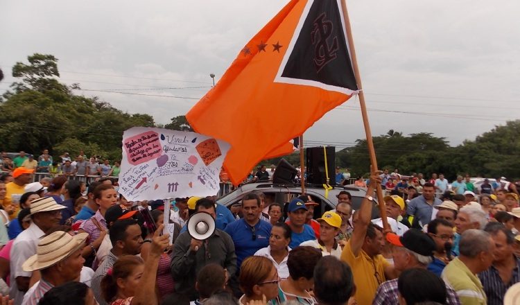 Actualmente existen dos banderas en la provincia. /Foto Zenaida Vásquez