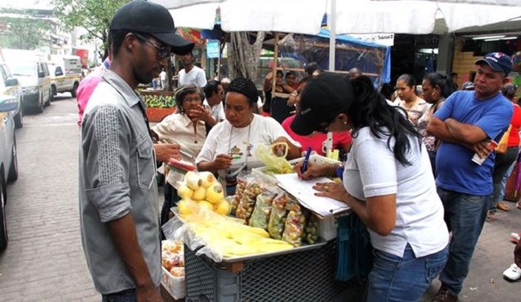Se detectaron 6 extranjeros ejerciendo la buhonería en la Central. /Foto Cortesía 