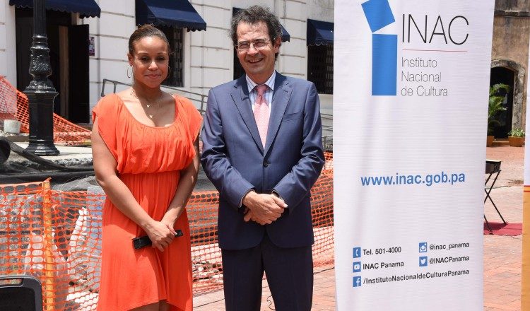 1. Janelle Davidson y Ramón Santos.