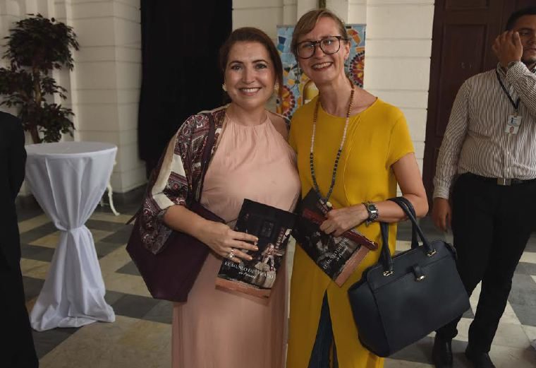 5. Rebeca Somoza y Silvia Estarás.