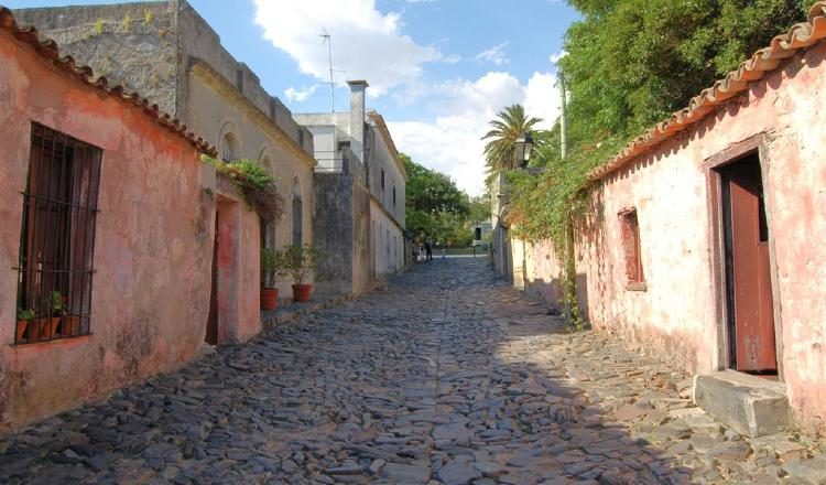 La pintoresca ciudad de Colonia del Sacramento recibe cada semana a miles de personas. Cortesía 