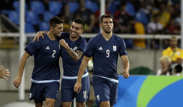 Ángel Correa (der.) /Foto AP