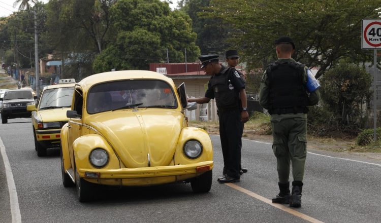 Los puestos de control en puntos sensitivos es un método de la estrategia de seguridad. /Foto Archivo