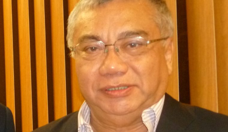 Dr. Jorge Eduardo Ritter. Será el presentador de la novela.