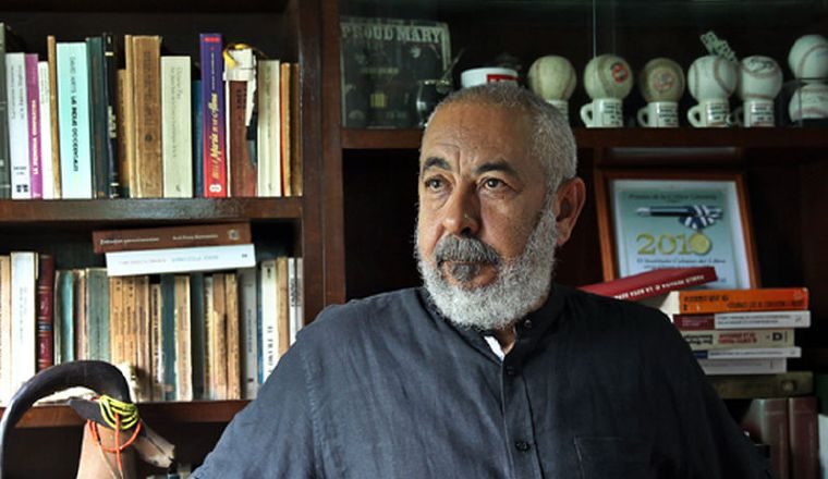 Leonardo Padura (Cuba).  Hoy le harán un homenaje a las 7:00p.m. 