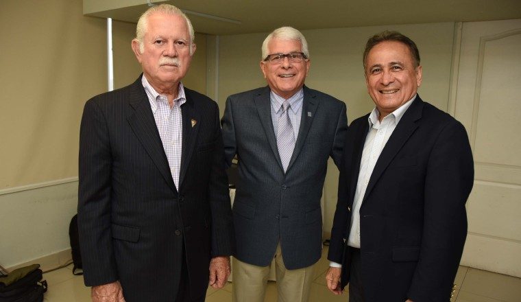 3. Félix H. Cuevas, Félix Carles y Felipe Rodríguez. 