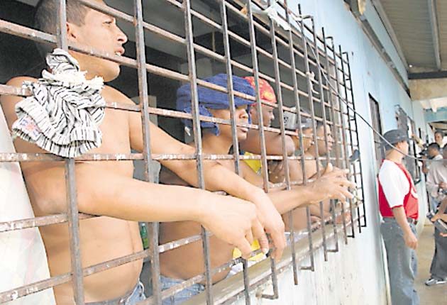 Las cárceles son más que muros y barrotes, Romero