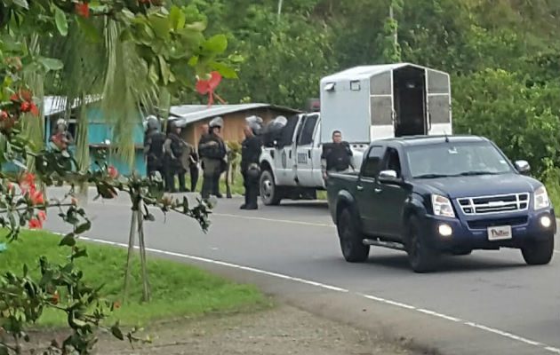 Despejaron la vía. Foto: Leonardo Machuca G.