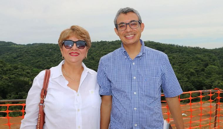 4. Elia Zambrano y Gustavo Múñoz.     