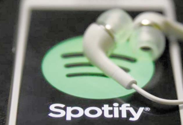 Un dispositivo móvil ejecutando la aplicación Spotify.