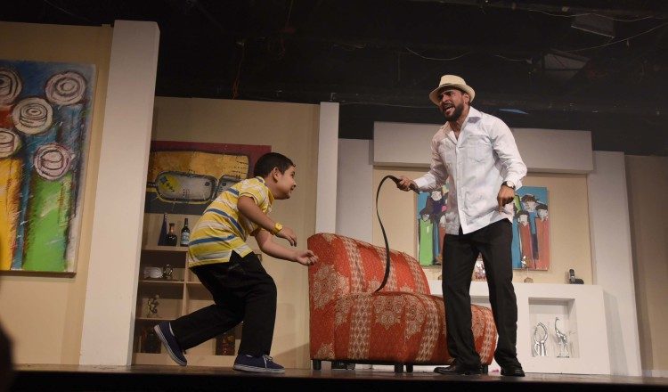 Ramoncito es víctima de abuso físico por parte de su padre, Don Emilio. Él  veía que el niño no era como otros. Jugaba con muñecas. /Foto Marly Domínguez