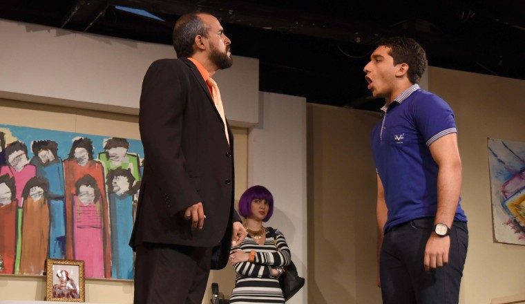 El padre enfrenta a un hijo que  rebela. Se cansó de los golpes. /Foto Marly Domínguez