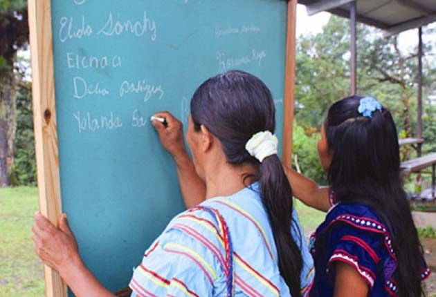 Las provincias de Chiriquí, Veraguas y la comarca Ngäbe Buglé tienen más personas iletradas. /Foto Cortesía