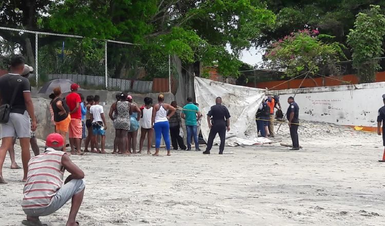 Con apoyo de la comunidad, se rescató el cuerpo. /Foto Elena Valdez