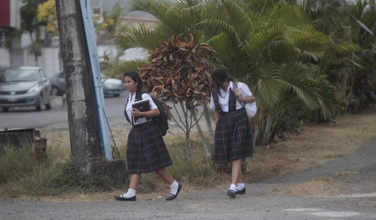 Apede recomendó proponer mejoras a la calidad de educación. /Foto Archivo
