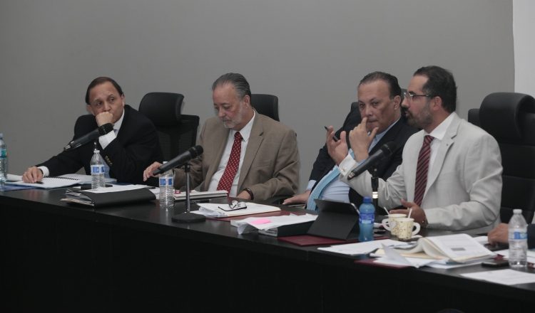 Los diputados han explicado que el análisis de la propuesta cuenta con tiempo suficiente para su aprobación. /Foto Víctor Arosemena