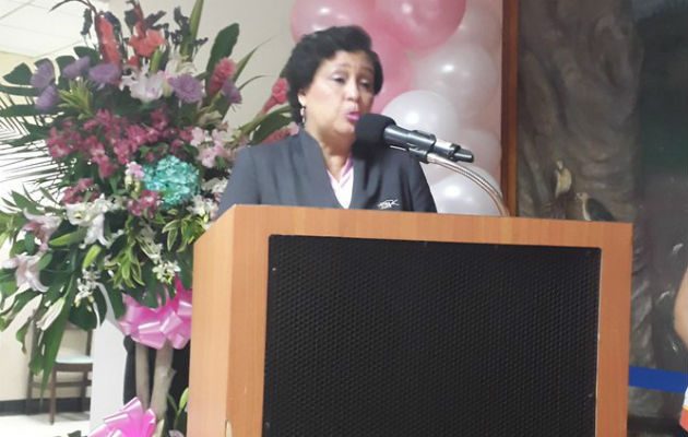 Delicidia Dunogez, sobreviviente de cáncer, reconoce que hacerse la mamografía a tiempo salva la vida