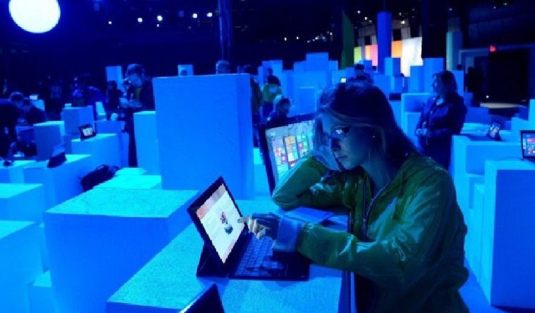 Se ha incorporado un actualizador de "software" para "parchear" los posibles "agujeros de seguridad". /Foto EFE