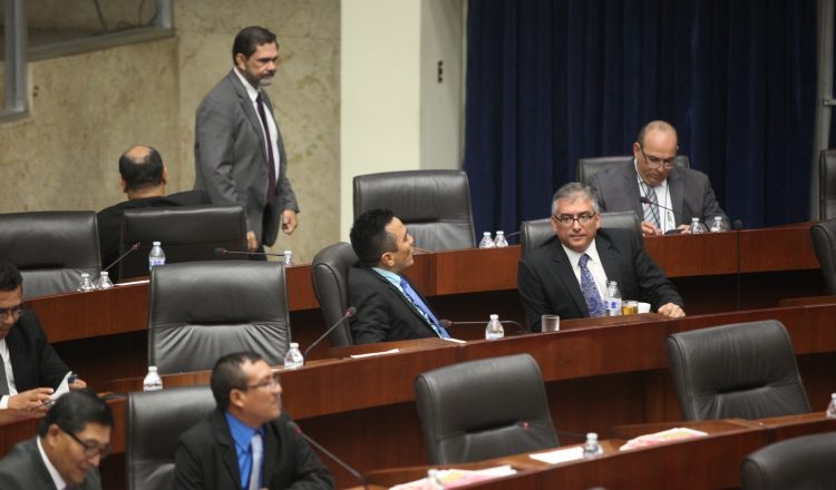 El reemplazo de Erasmo Pinilla en el Tribunal Electoral debe escogerlo la Asamblea. /Foto Archivo