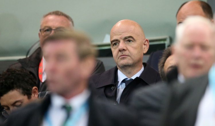 Gianni Infantino mueve su más grande proyecto. /Foto AP