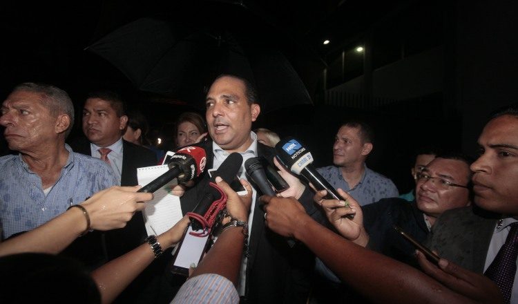 Fernando Correa dijo que no se rendirá a ejercer el derecho a informar a la población. /Foto Víctor Arosemena 