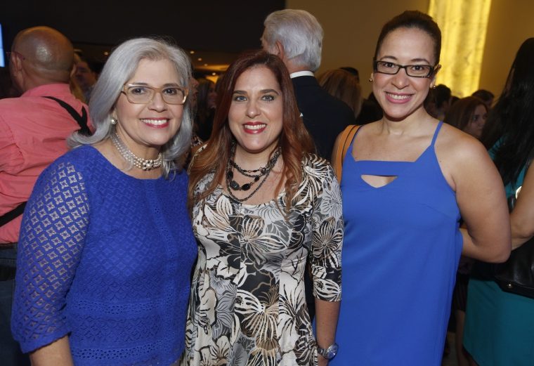 5. Rosario de Obaldía, Sandra Maduro y Jaqueline Arosemena.