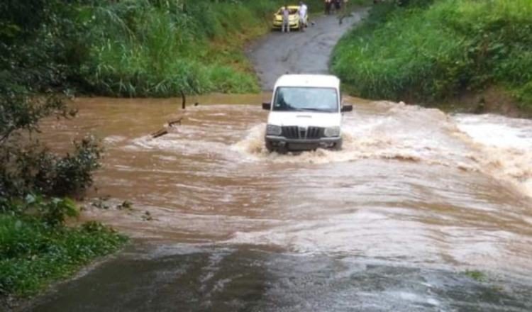 A los residentes les urge la construcción de un puente vehicular. /Foto Eric Ariel Montenegro