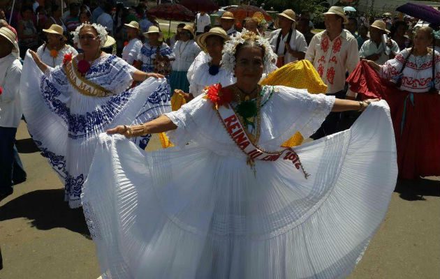 María Alejandra Franco Castillo, reina del desfile folclórico y de la pollera. Foto: José Adames