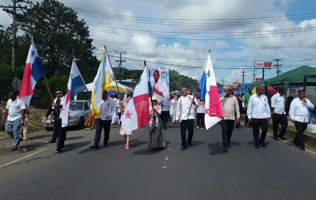 Los abanderados. Foto: Delfia Cortez. 