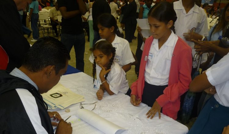 Unos 600 millones de dólares se han pagado en  Beca Universal. /Foto Archivo